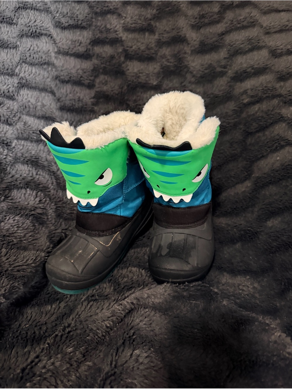 Kids Green & Blue Dino Winter Boots - Cozy Fleece Lining size 11